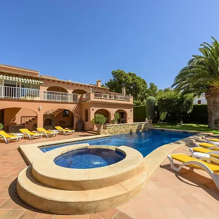 Les Bassetes Villa