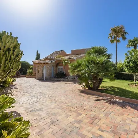 Les Bassetes Villa