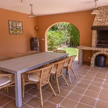 Les Bassetes Villa *